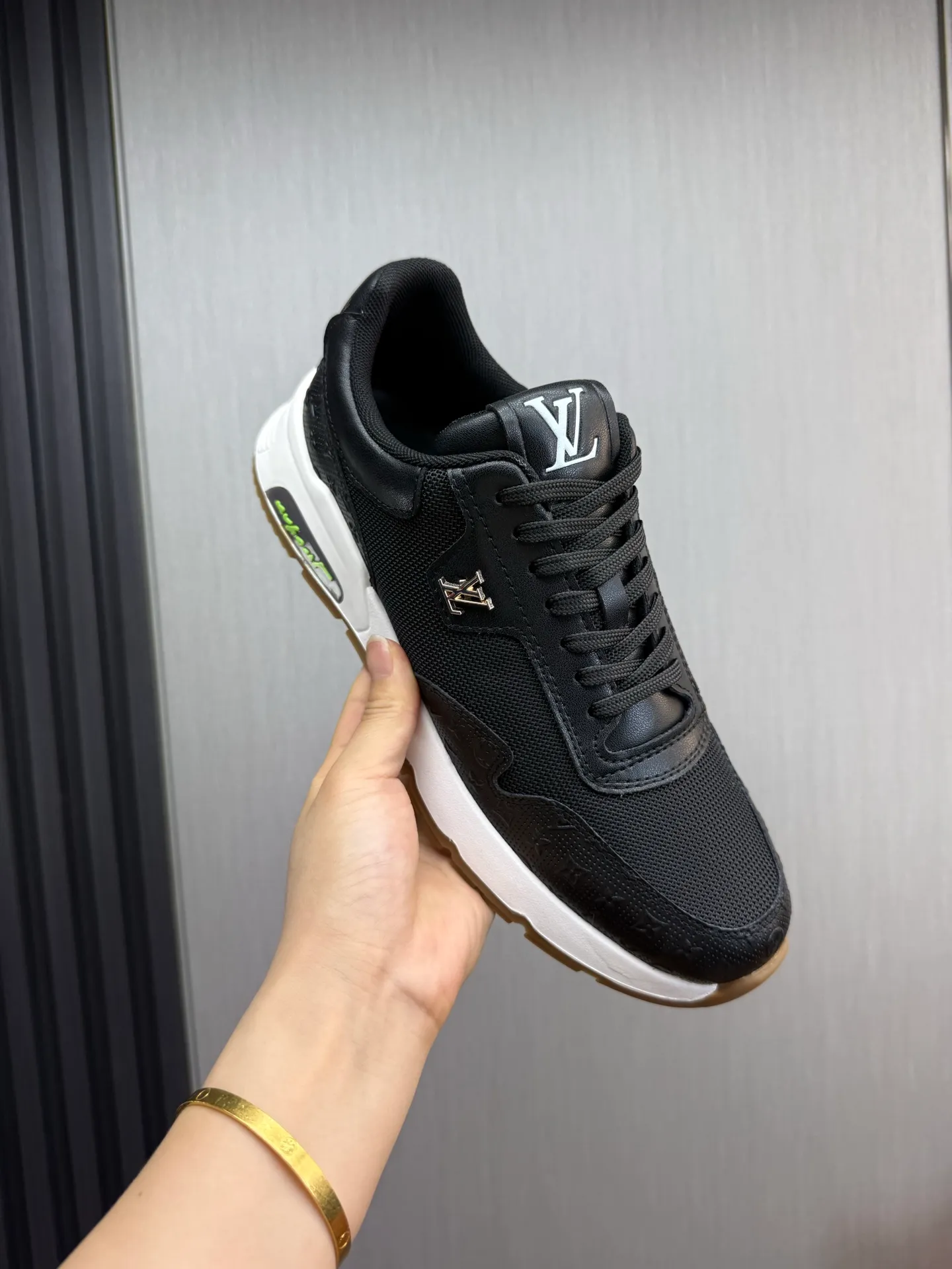 Men's shoes 💰460💰 LOUIS VUITTON [Luden Yiwei] Brand new trendy Lv is on the market 🎁, casual and fashionable men's shoes 👟 Original version shipped 1:1✅ The upper is made of imported brand leather + sheepskin lining, the original wear-resistant rubber outsole, the version is simple and elegant, exclusive for trendy men. 38-44